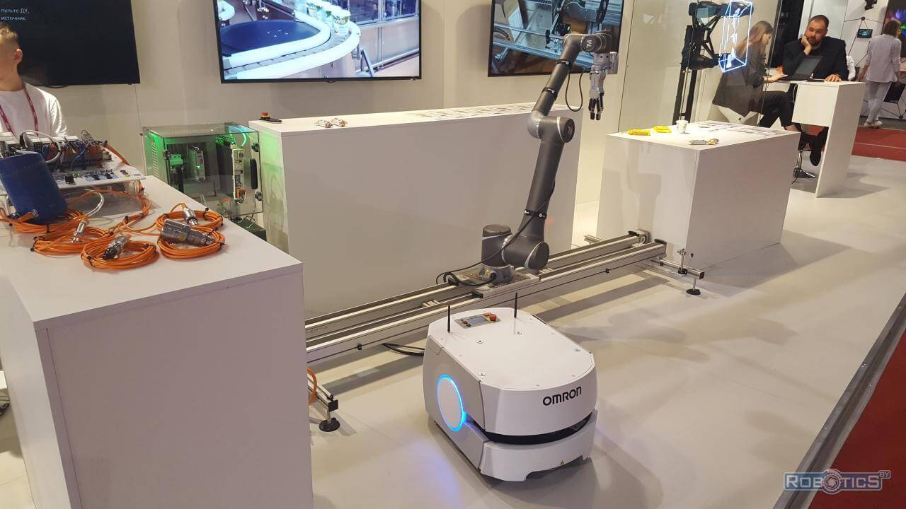 Робот компании Omron на "ТИБО-2021"
