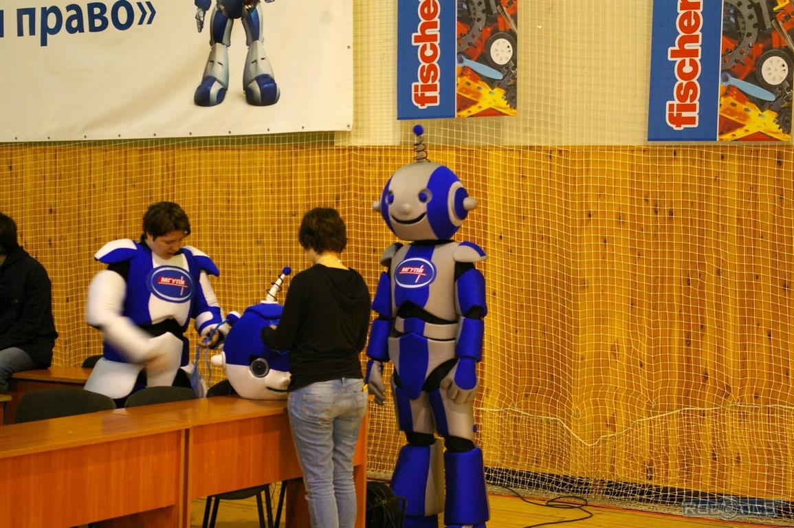 Участники IV Международного форума «Роботы-2014».
