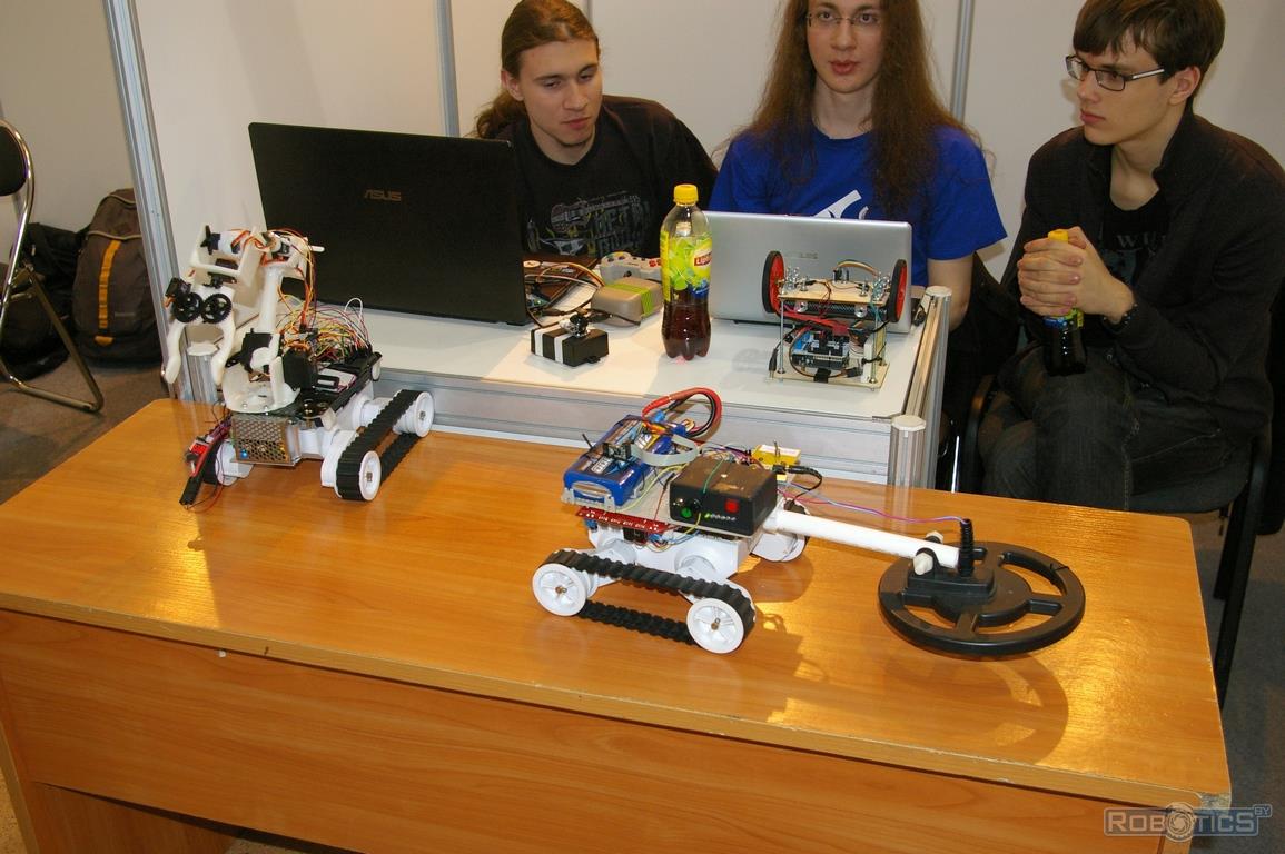 Участники IV Международного форума «Роботы-2014».
