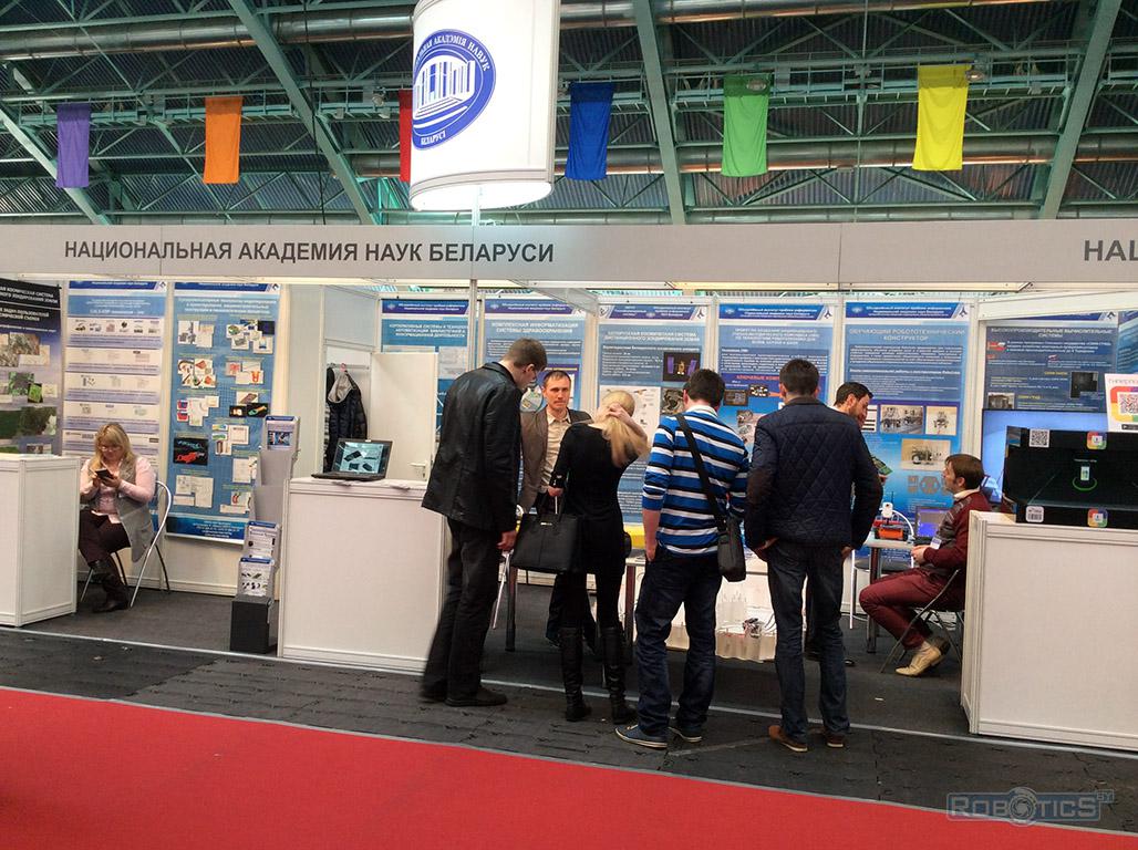 Work on the stand of the National Academy of Sciences of of Belarus with the visitors.